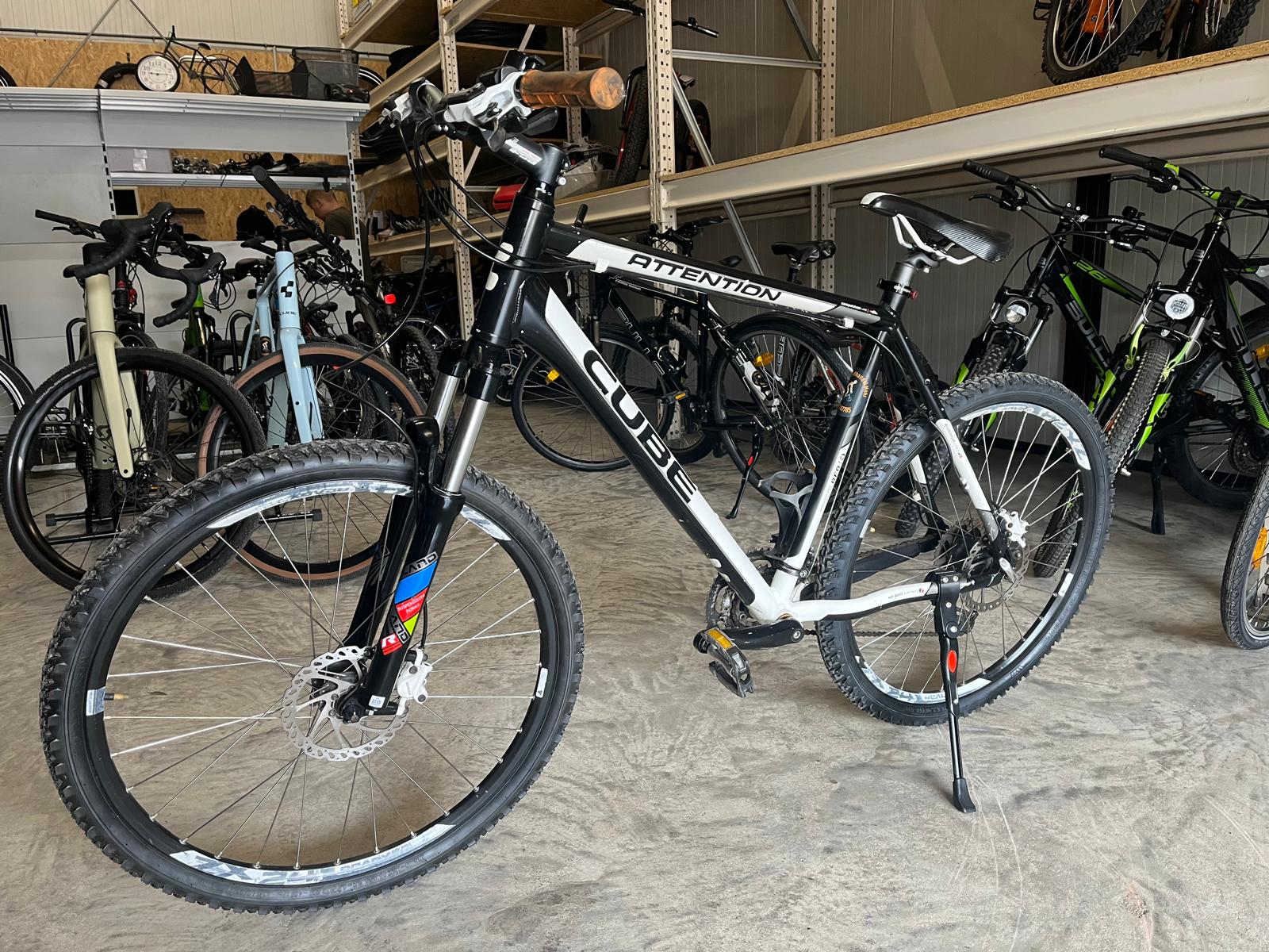 Cube Attention 26 Zoll