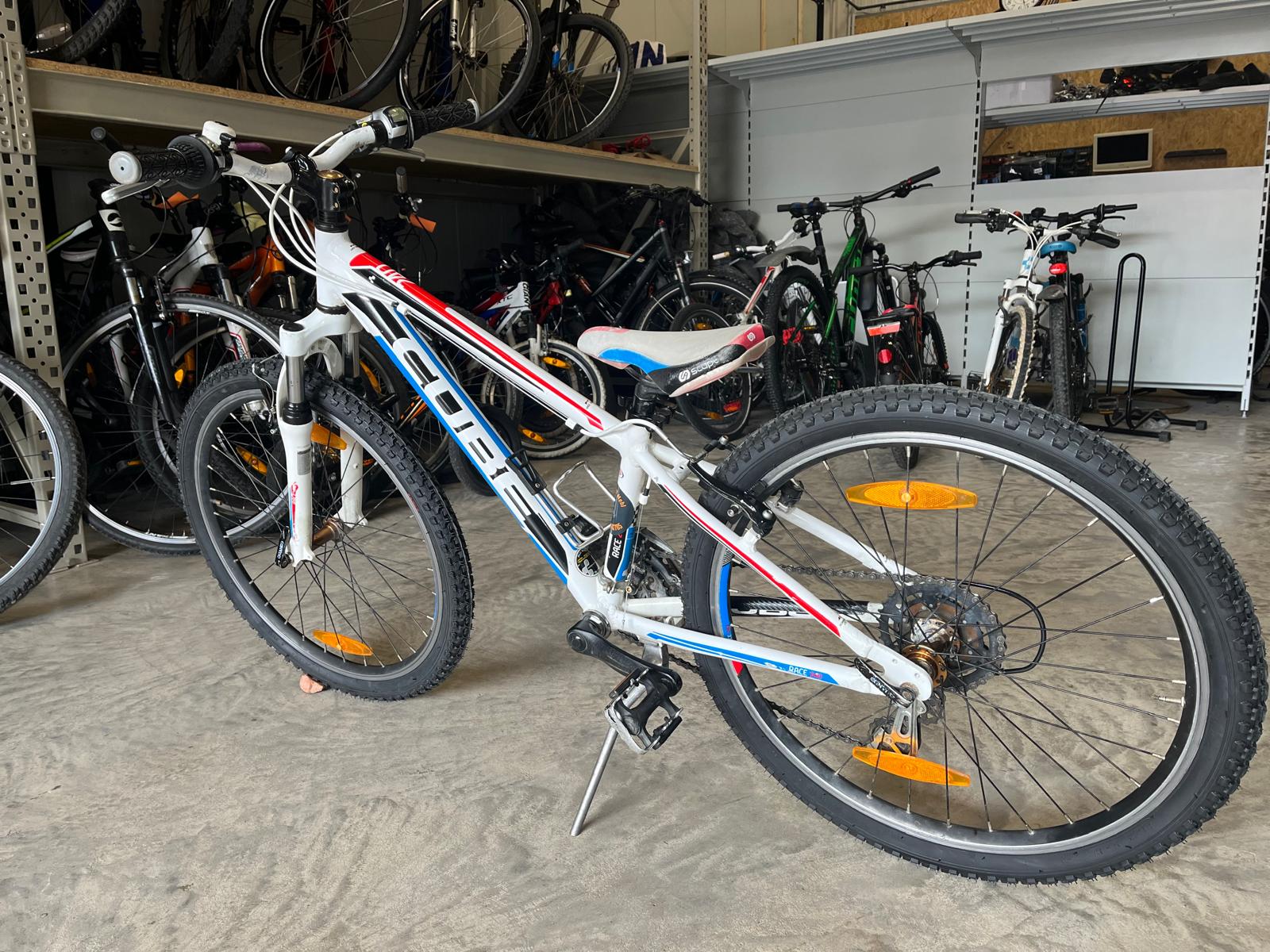 Cube Race 24 Zoll Weiß/Rot – Bild 5